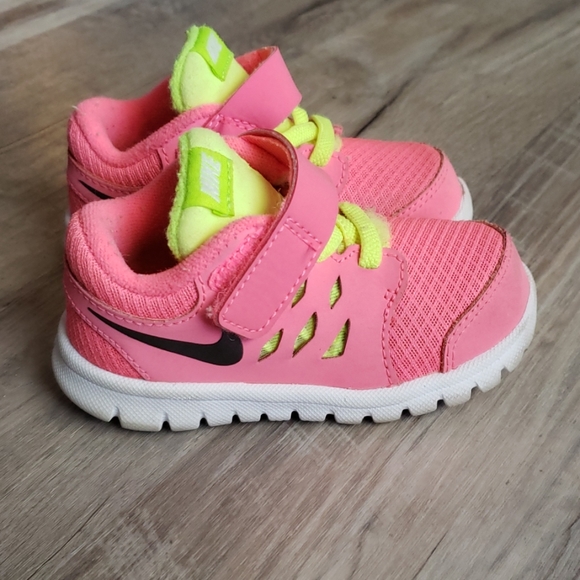 baby girl nike shoes size 5